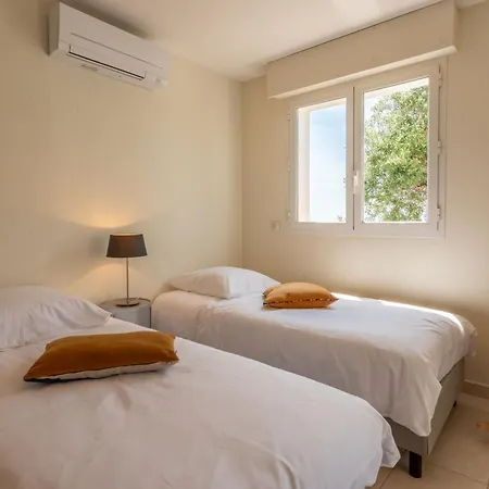 Апартаменты Le Plein Sud Сен-Рафаэль